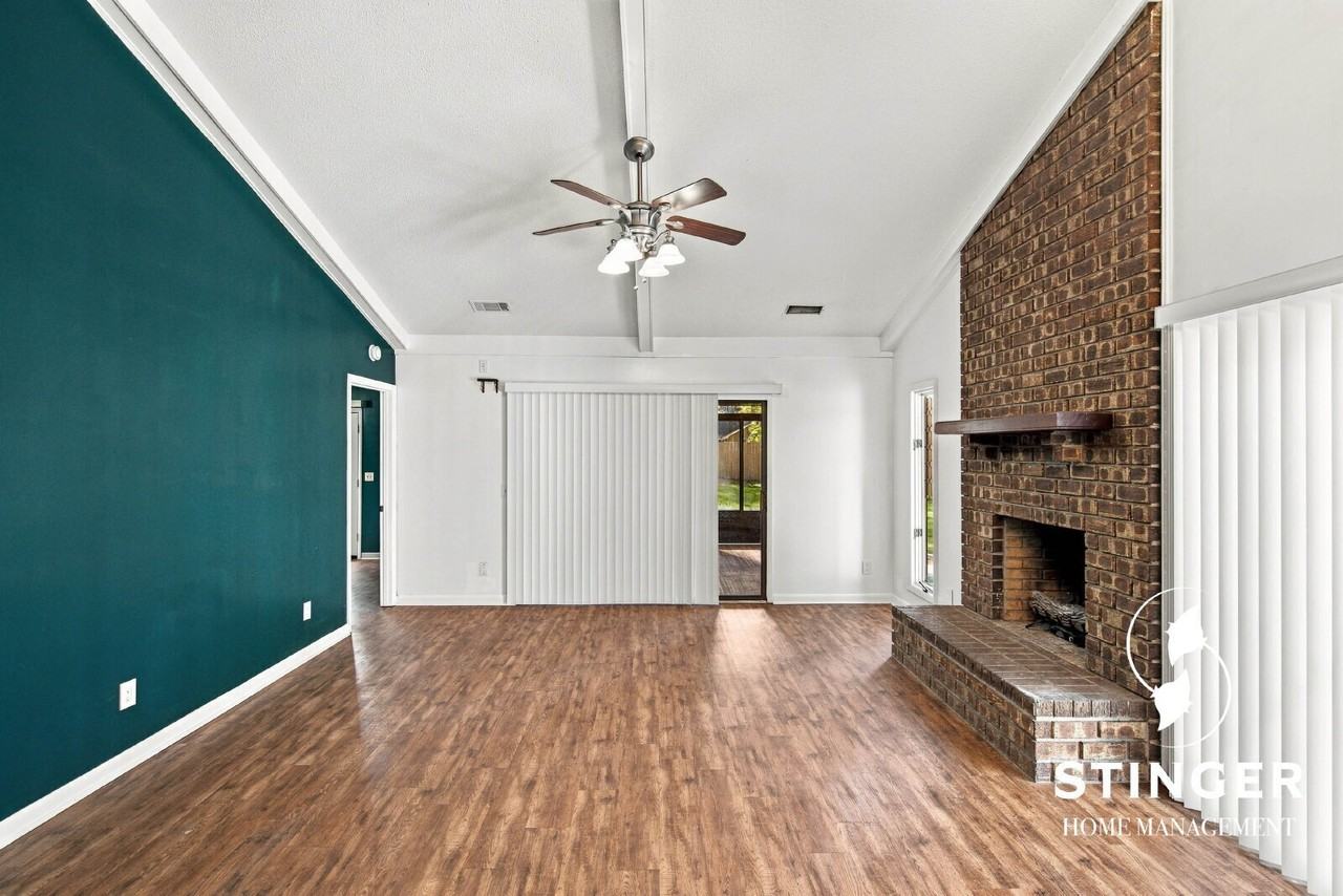 4 Chesterfield Lake Dr - Photo 6 of 37