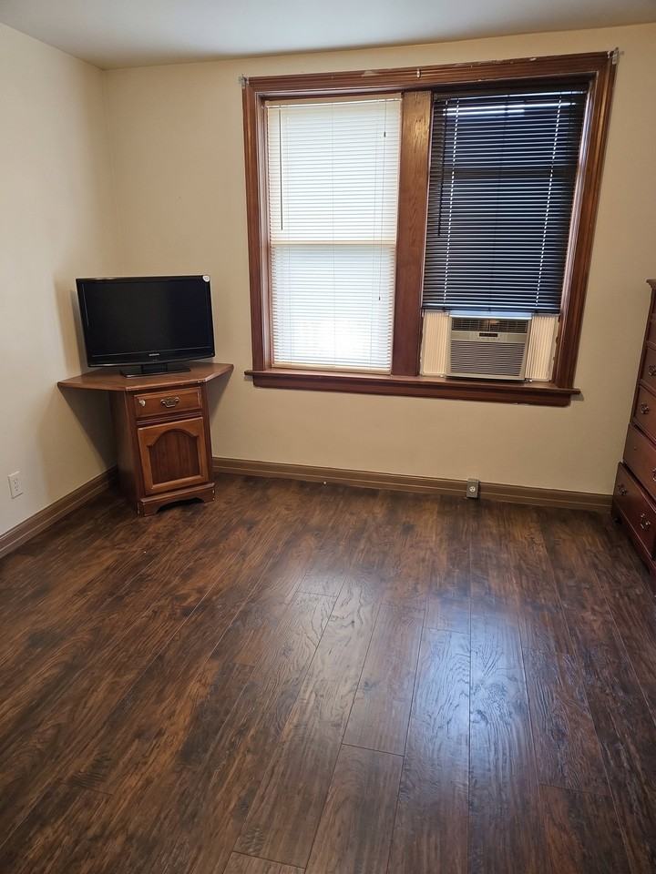 8687-8689 Oiole Ave #8687-1F - Photo 3 of 12