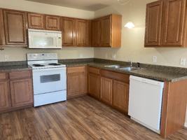 featured image of 108 N 6th St #4