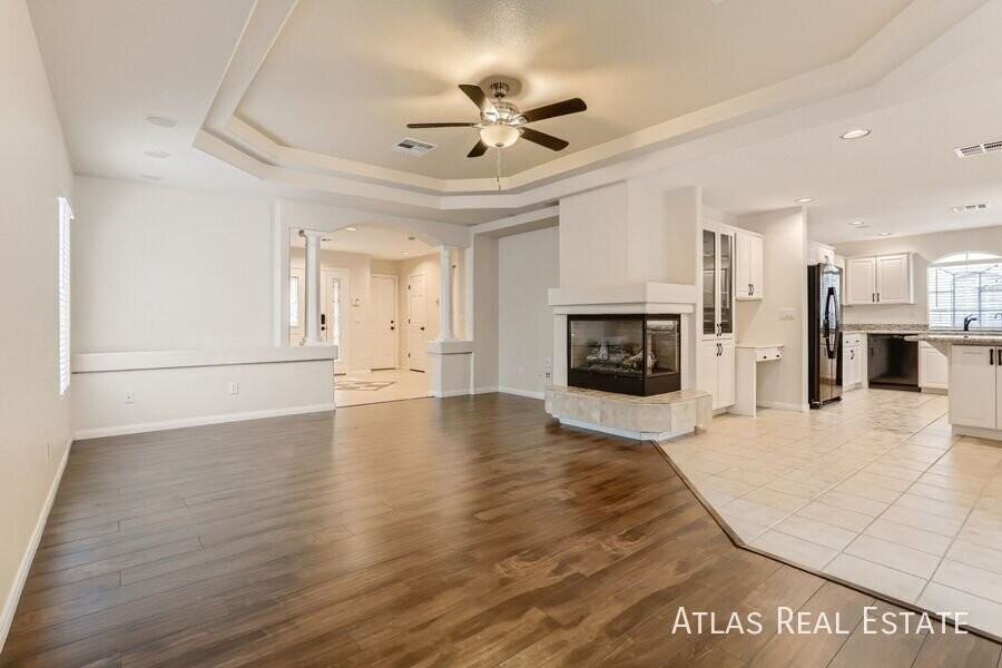 10995 Royal Highlands St - Photo 3 of 18