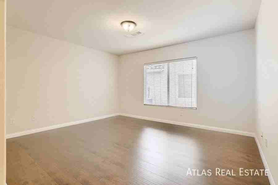 10995 Royal Highlands St - Photo 5 of 18