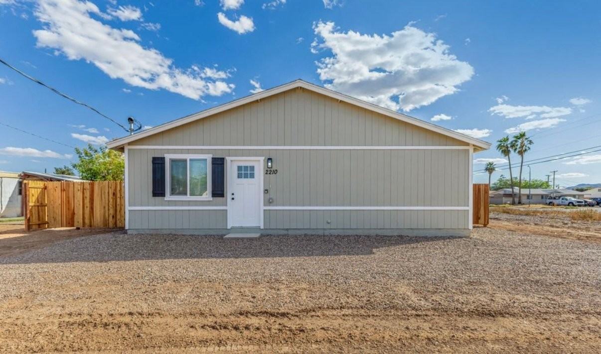2210 E Alta Vista Rd - Photo 2 of 6