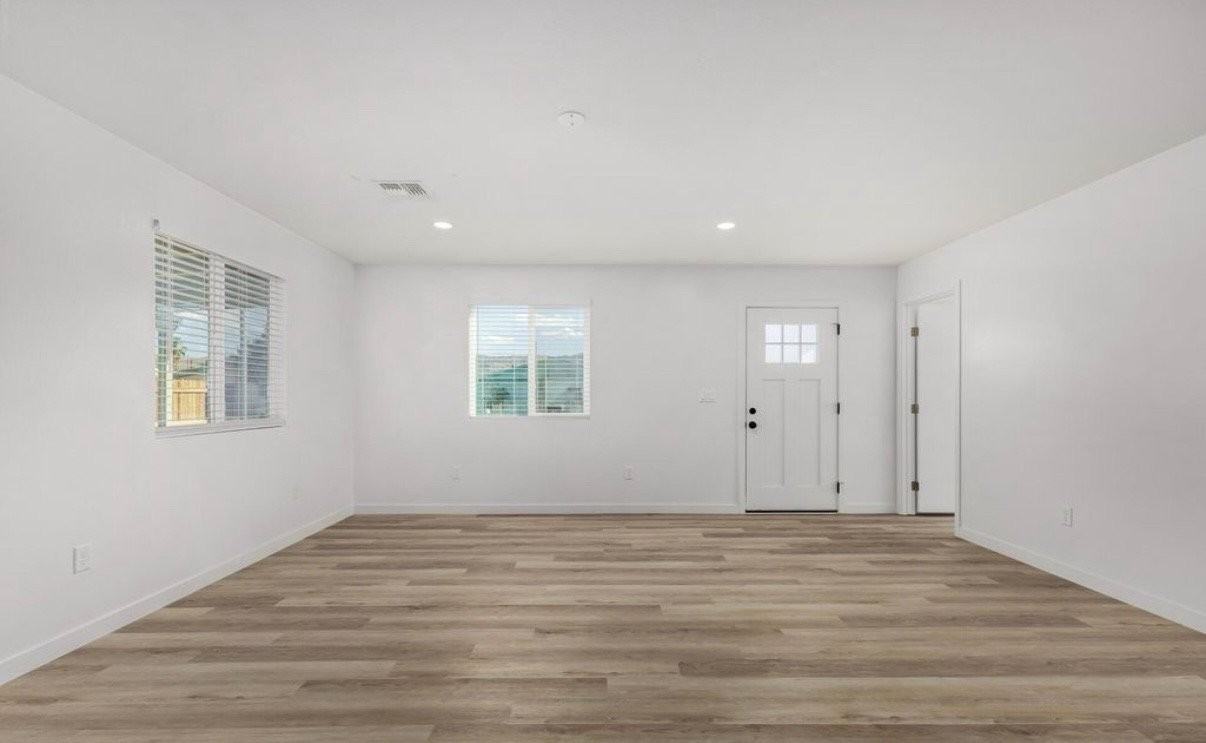 2210 E Alta Vista Rd - Photo 3 of 6