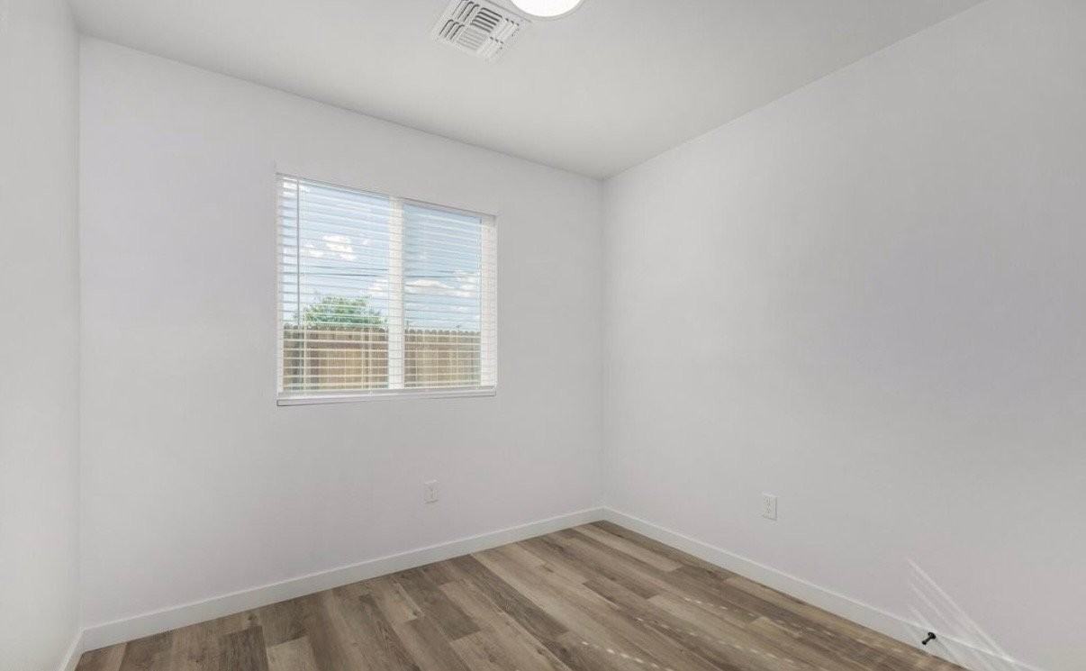 2210 E Alta Vista Rd - Photo 4 of 6