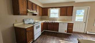 114 Main Rd S #B - Photo 1 of 1
