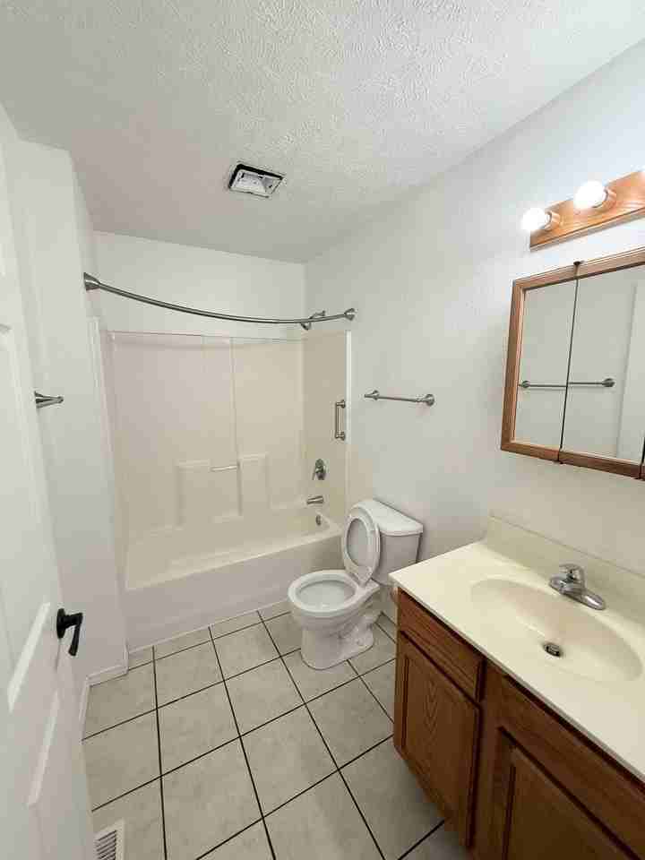 601 Twin Oaks - Photo 5 of 6