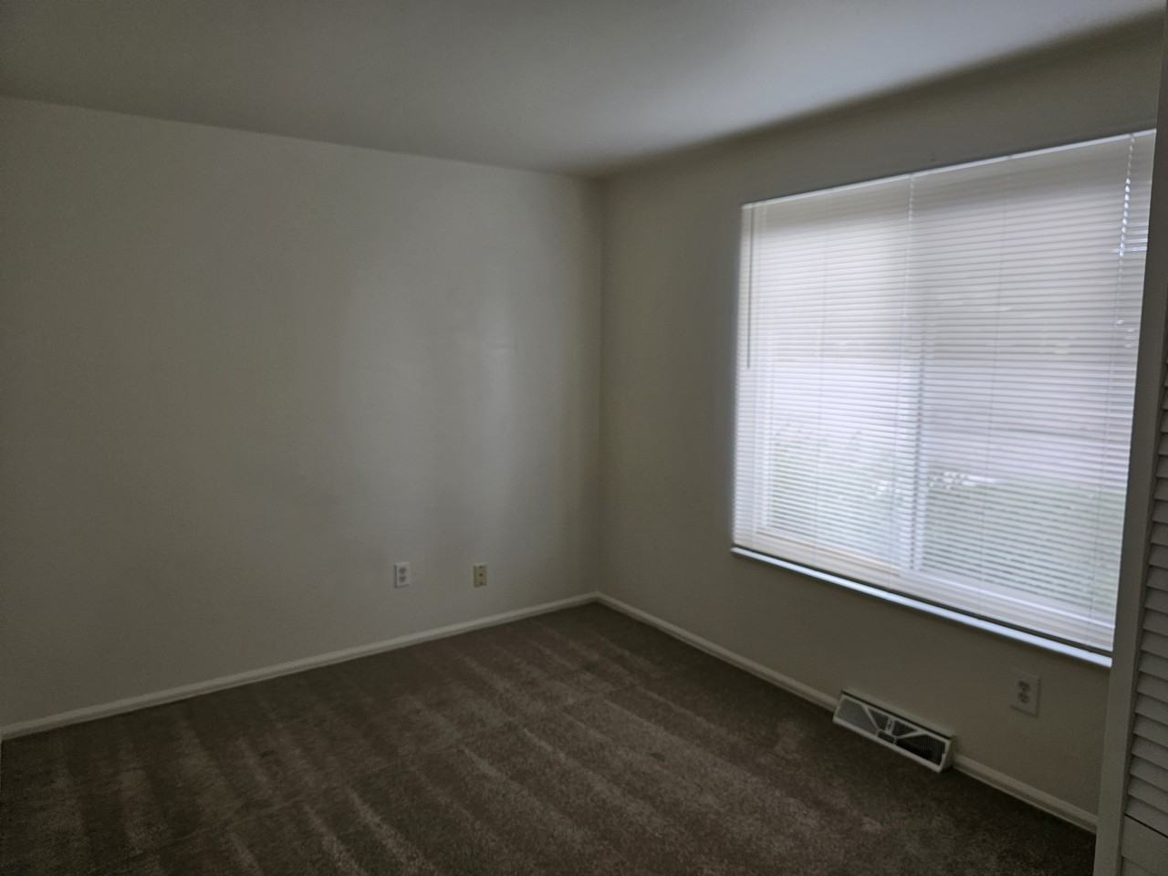 1162 Cree Dr - Photo 5 of 18