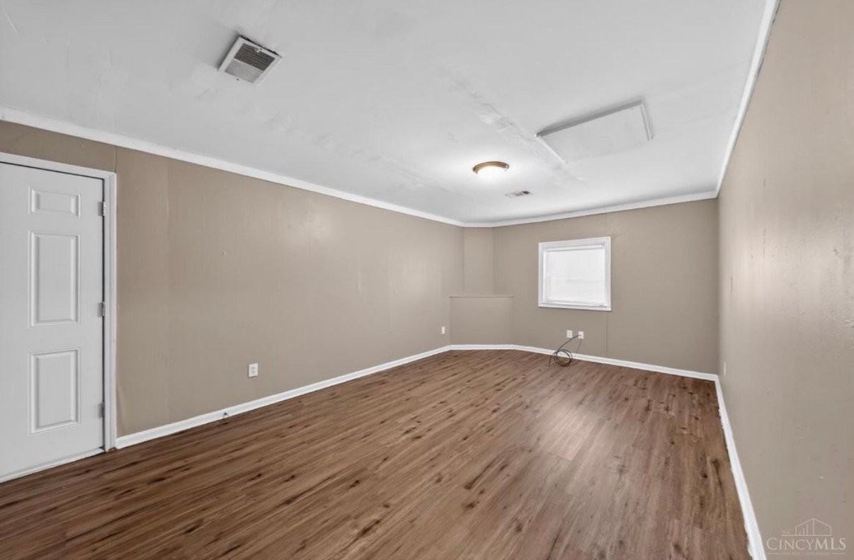 3180 Niagara St - Photo 4 of 10