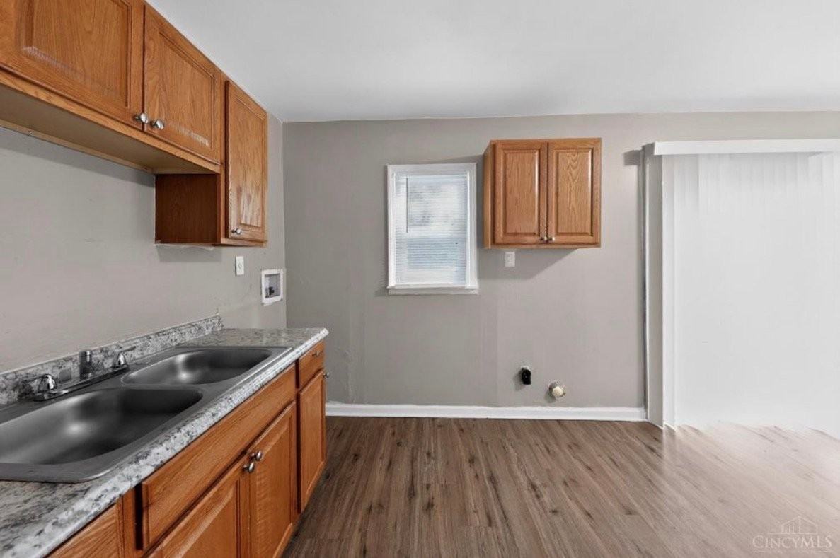 3180 Niagara St - Photo 6 of 10
