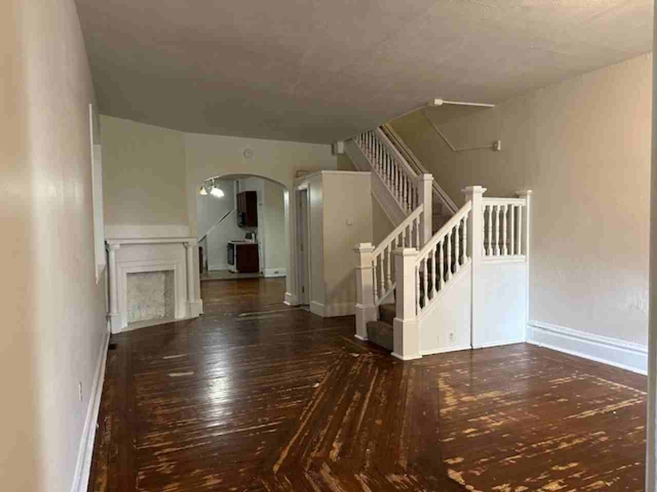 2126 Green St - Photo 2 of 16