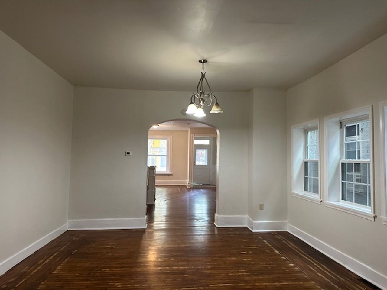 2126 Green St - Photo 4 of 16