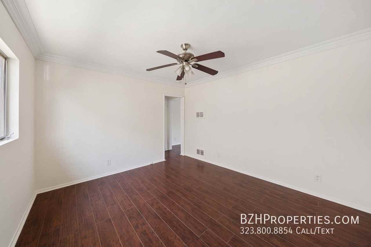 7209 Willoughby - Photo 4 of 32