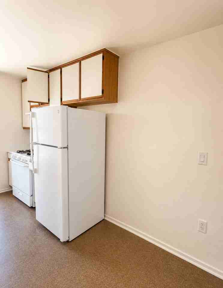1209 W 8th St #303 - Photo 4 of 23