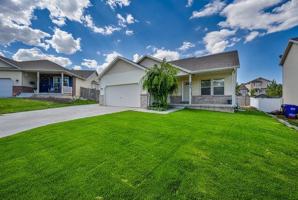 featured image of 3949 E Sioux St