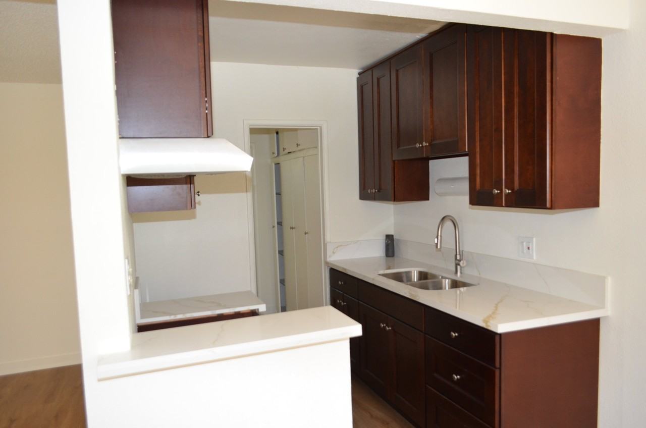 13463 Vanowen St #1 - Photo 5 of 9