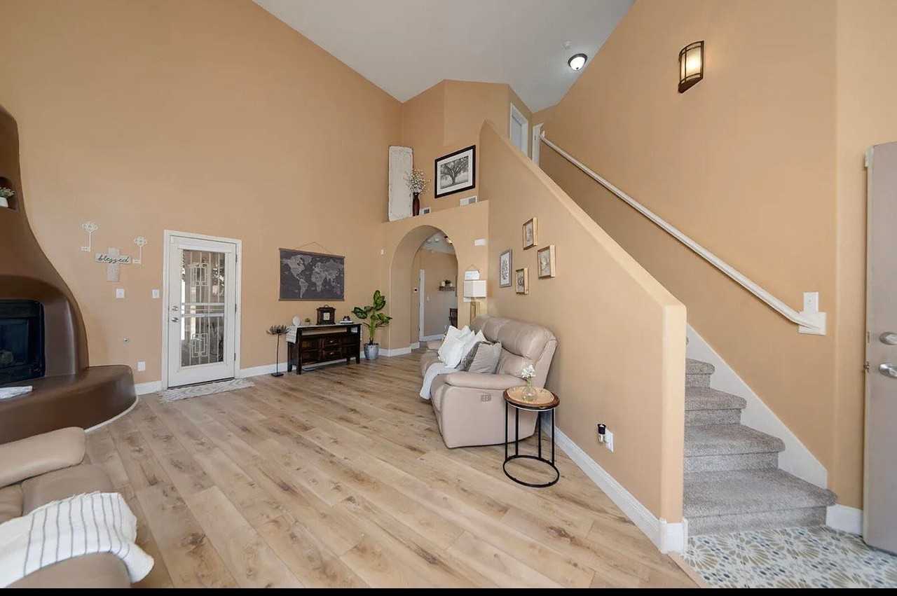 1012 Casa Maria Rd Ne - Photo 2 of 7