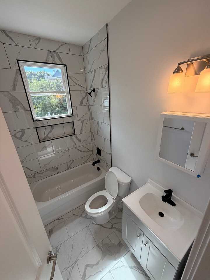 170 Seaman St #1 - Photo 4 of 11