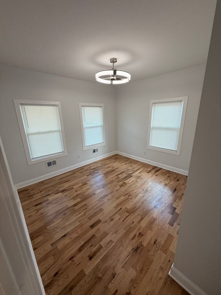 170 Seaman St #1 - Photo 5 of 11