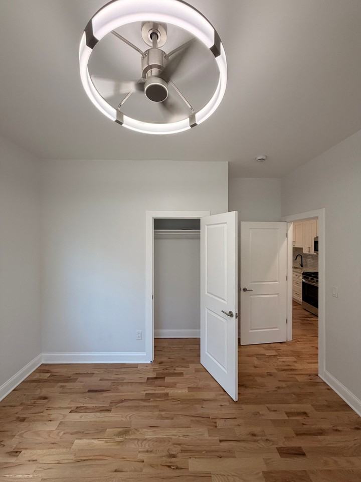 170 Seaman St #1 - Photo 6 of 11