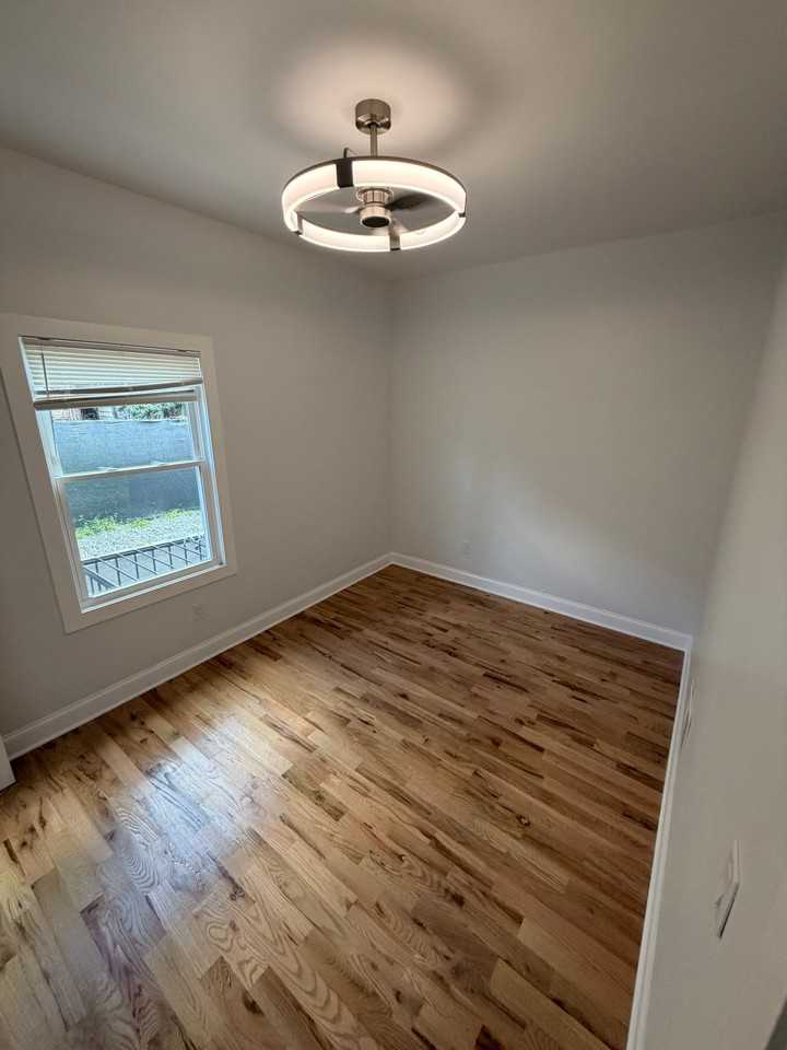 170 Seaman St #1 - Photo 7 of 11