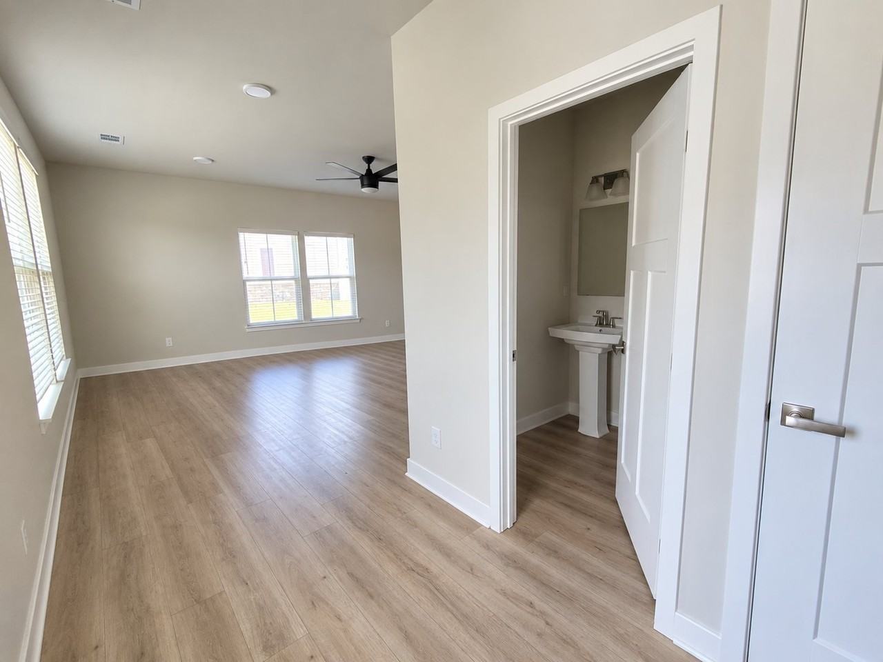 3089 Oglethorpe Dr - Photo 3 of 21