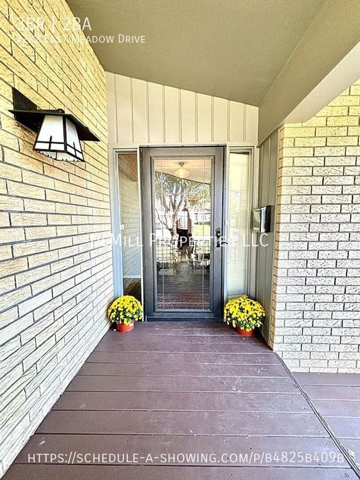 2222 E Meadow Dr - Photo 4 of 26