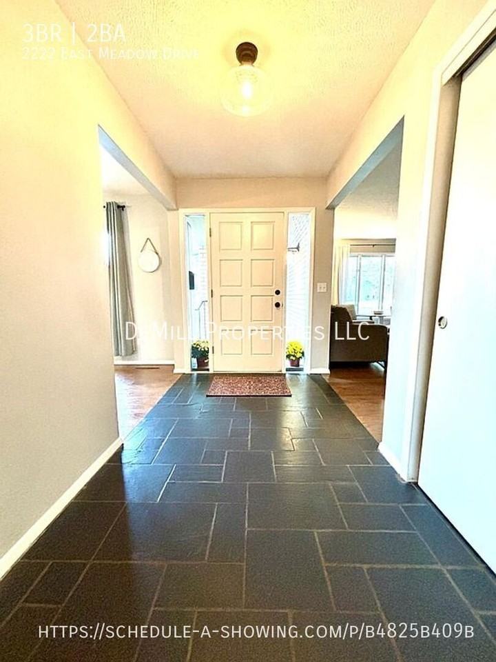 2222 E Meadow Dr - Photo 5 of 26
