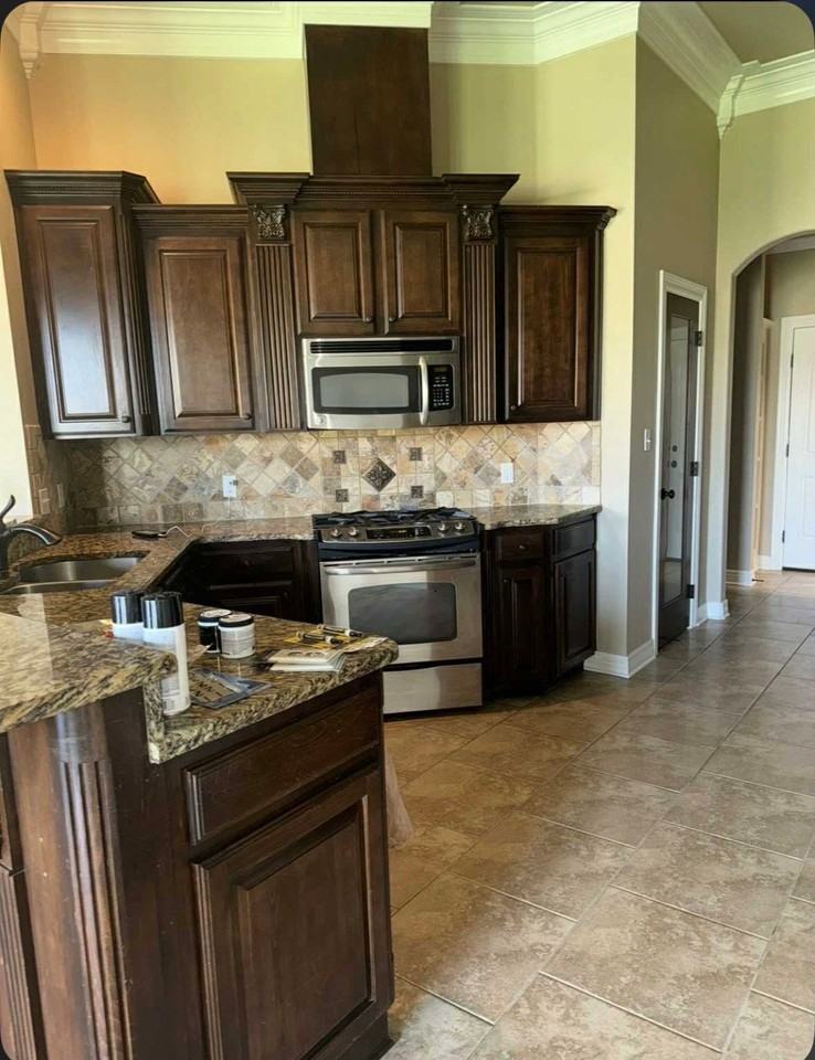 400 Remington Dr - Photo 5 of 17