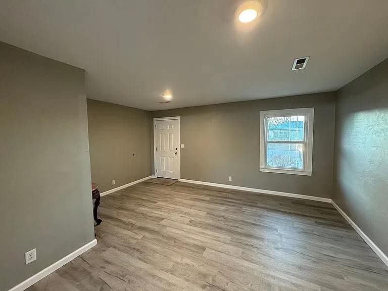 2617 N Market Ave - Photo 4 of 14
