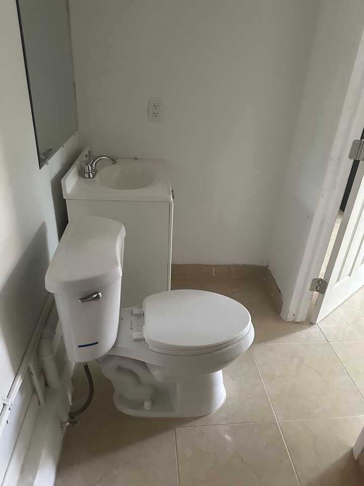 8056 Buttonwood Cir - Photo 5 of 6