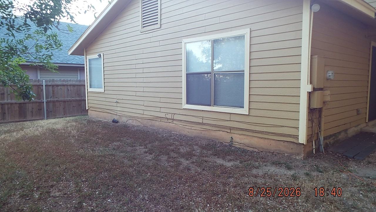 3422 Sunlit Grv - Photo 2 of 6