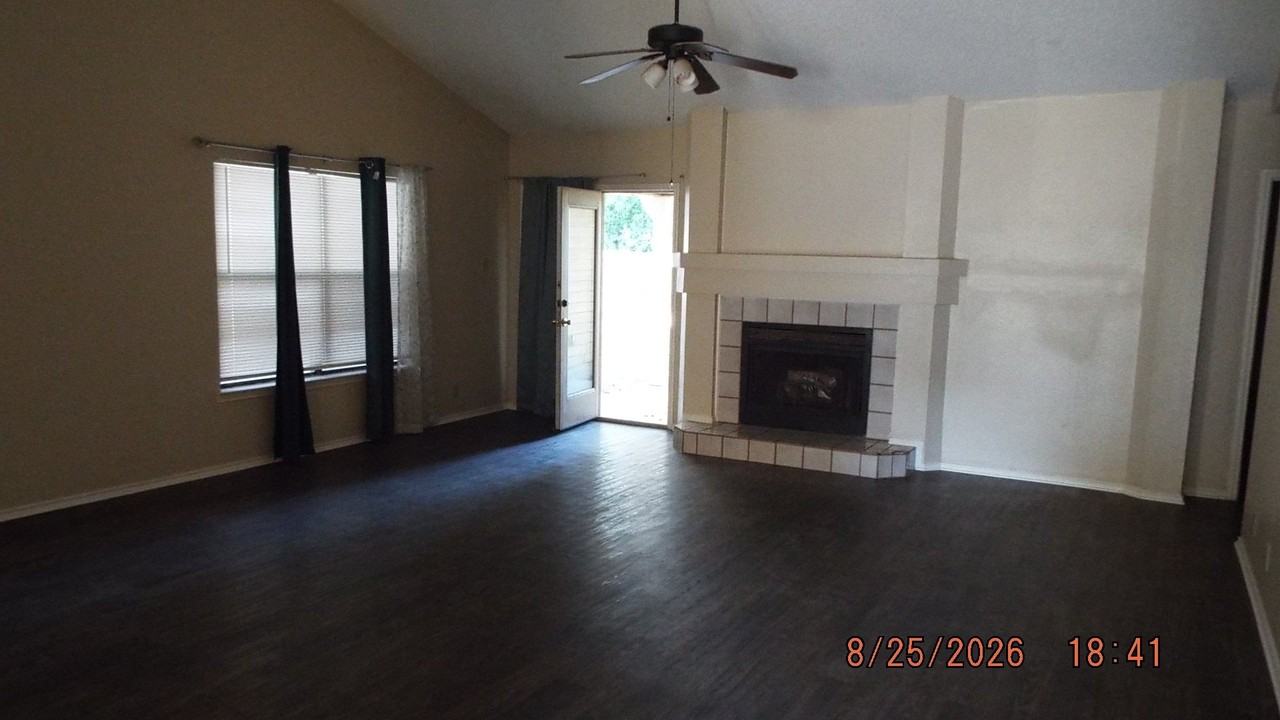 3422 Sunlit Grv - Photo 3 of 6