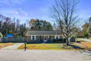 100 John Ct - Photo 1 of 1