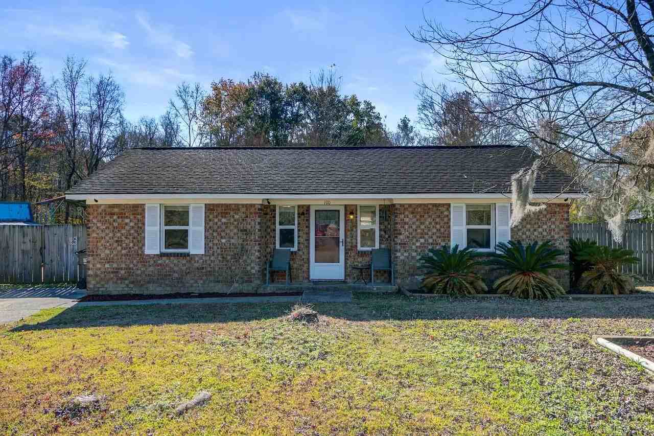 100 John Ct - Photo 2 of 18