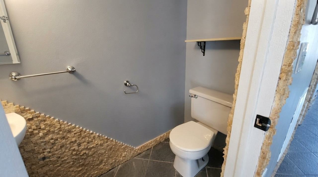 25 Seneca Dr - Photo 2 of 15