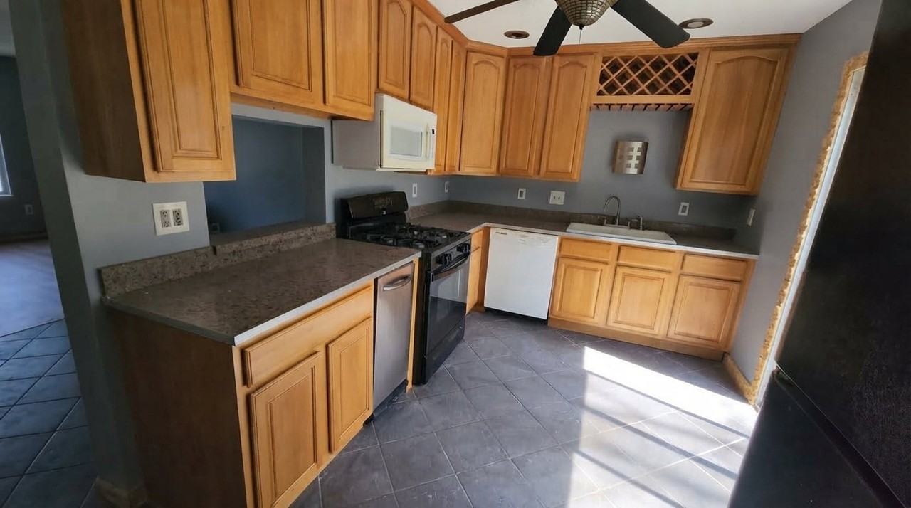 25 Seneca Dr - Photo 3 of 15