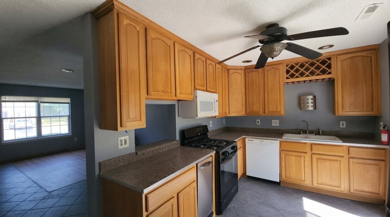 25 Seneca Dr - Photo 6 of 15