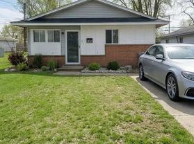723 Blaine Ave - Photo 1 of 1