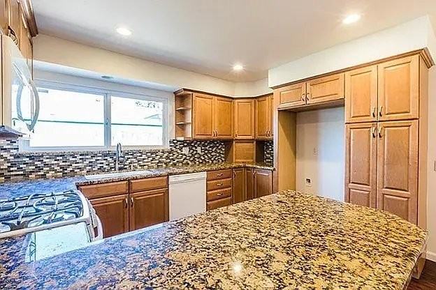 2140 Briarfield St - Photo 6 of 9