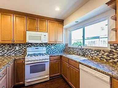 2140 Briarfield St - Photo 7 of 9
