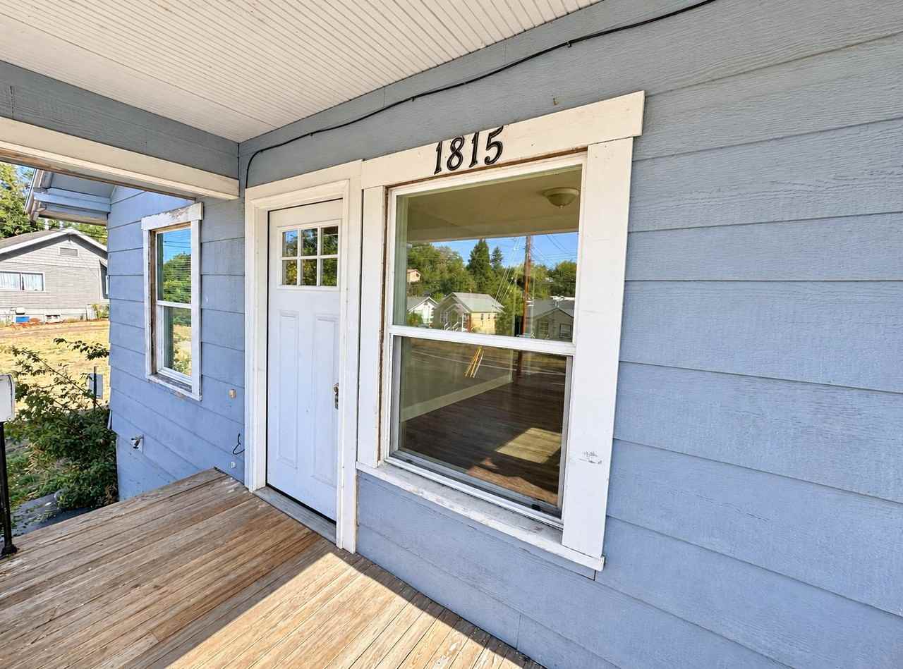 1815 Oregon Ave - Photo 4 of 17