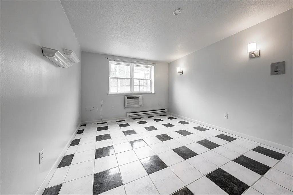 10 Colonial Village Dr #2 - Photo 3 of 8