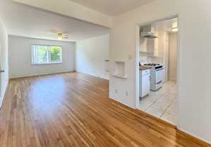 2301 Oak St #B - Photo 1 of 1