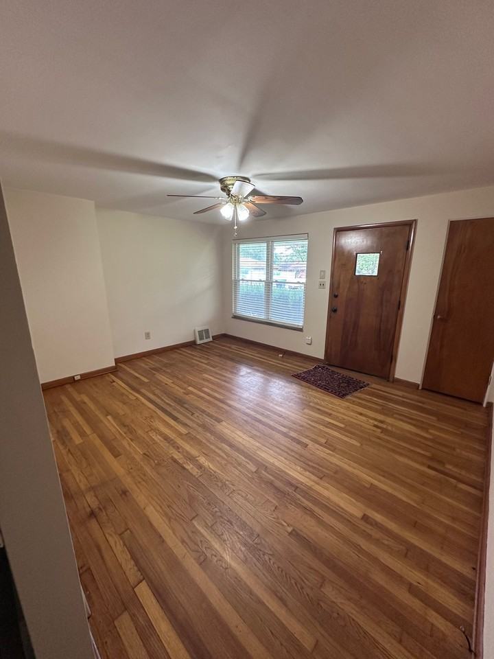 116 Sunnyside Ln - Photo 2 of 7