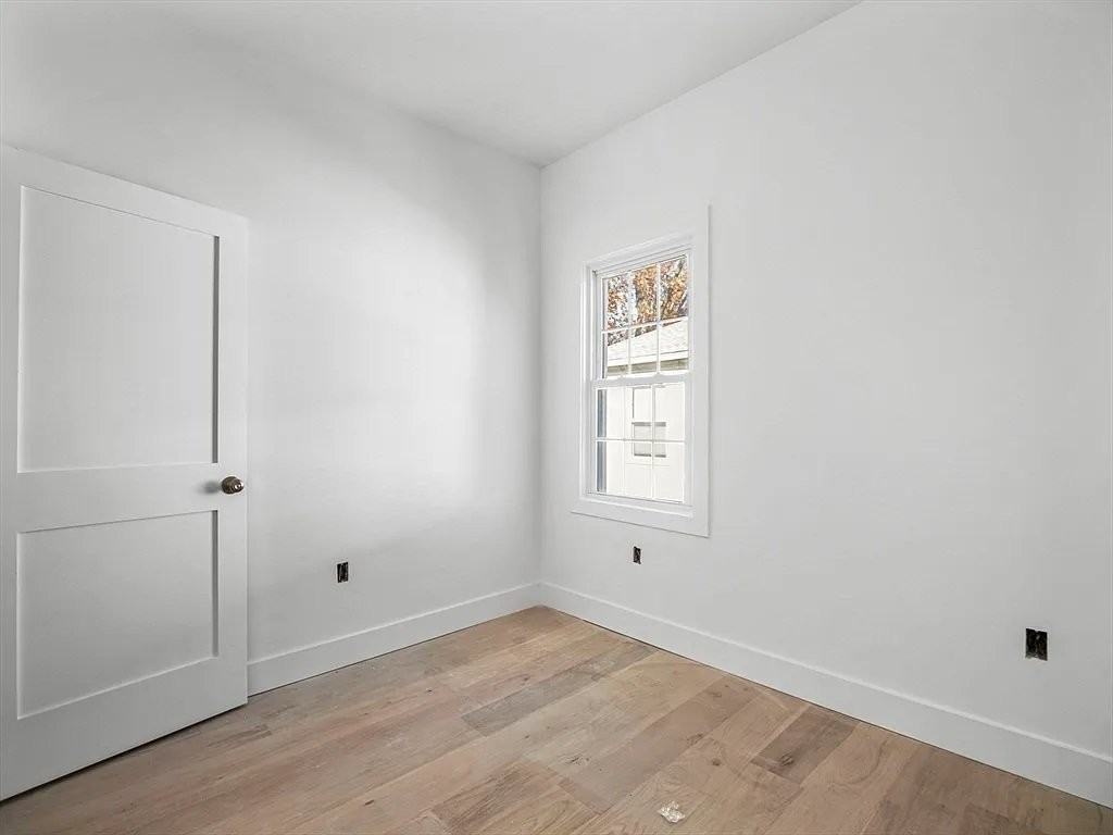 350 Windsor St #2 - Photo 7 of 9