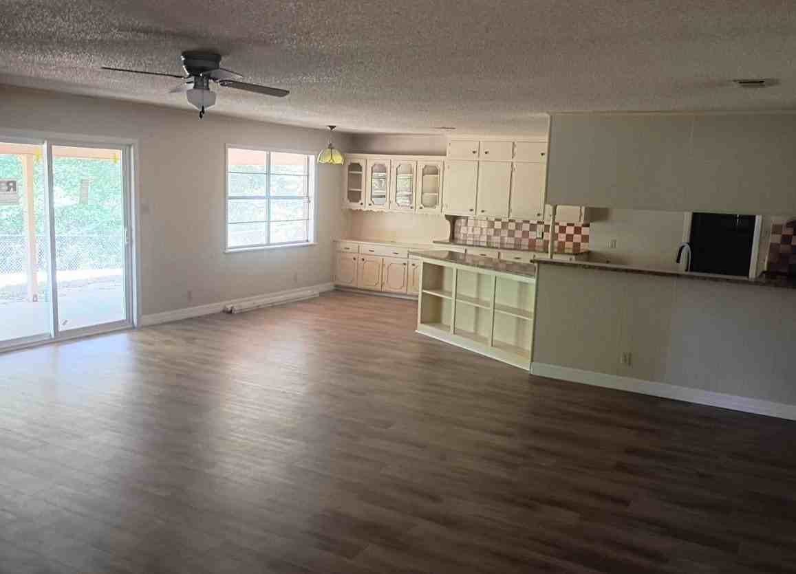 185 Pyeatt Dr - Photo 4 of 9