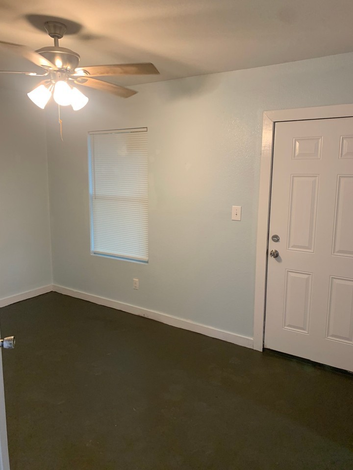 463 Linares St #B - Photo 2 of 4
