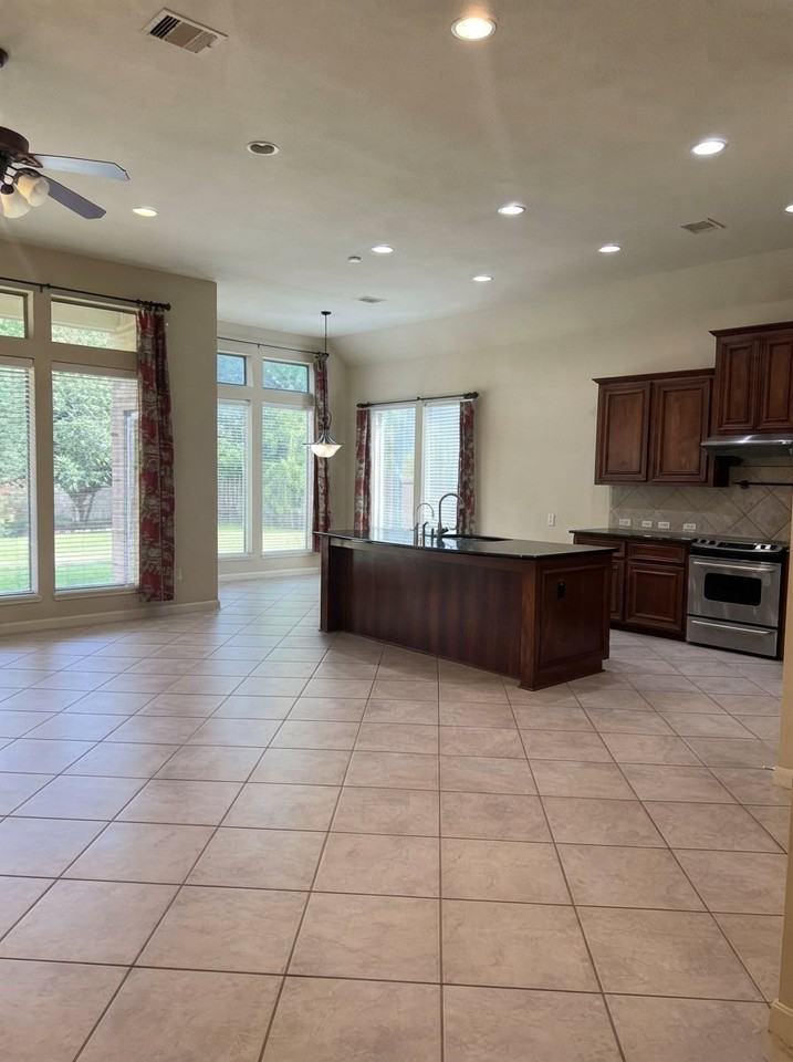 5551 Linden Rose Ln - Photo 3 of 8
