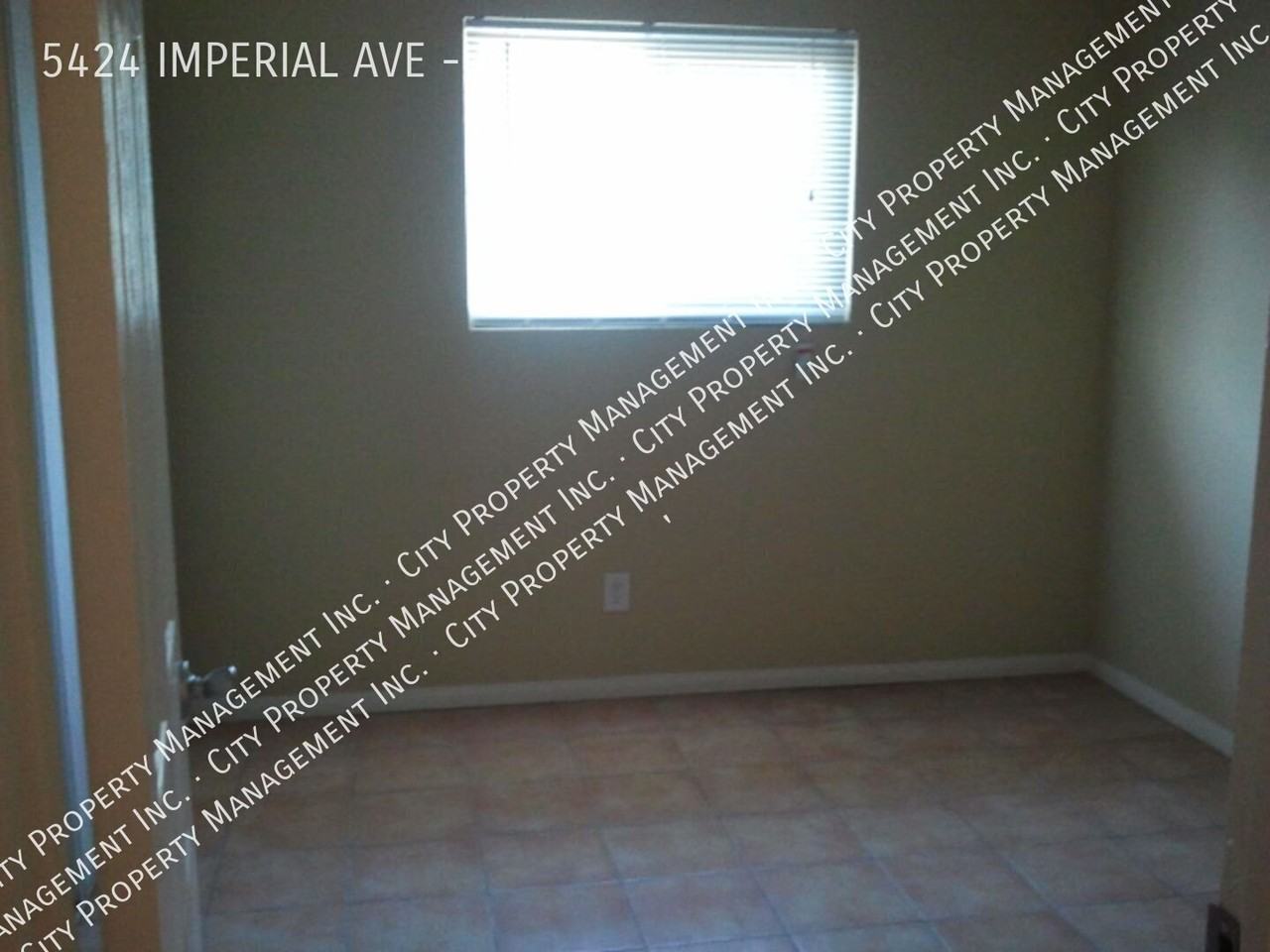 5424 Imperial Ave #4 - Photo 4 of 6