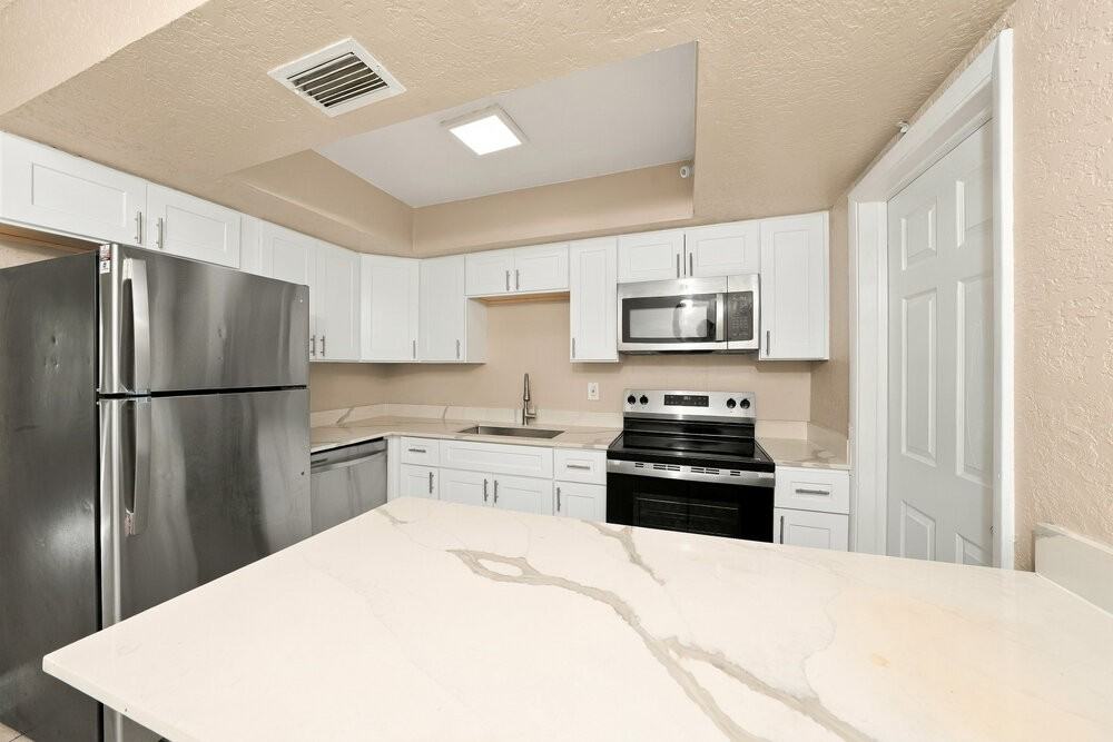 2170 Ne 1st Ave - Photo 5 of 16